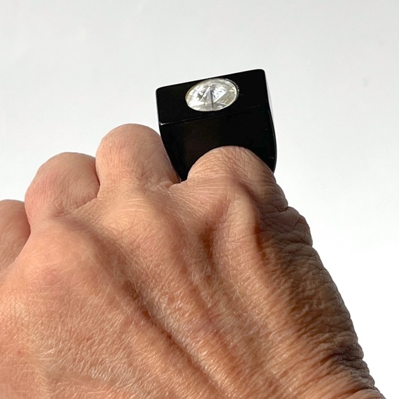Vintage Size 4.25 Lucite Black Ring Rectangular Flat Top Rhinestone Geometric - Picture 1 of 14